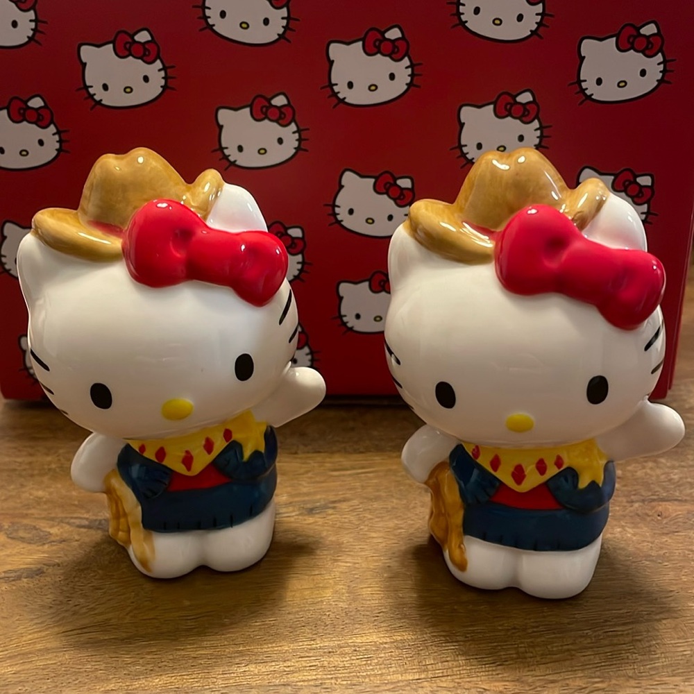 Cowgirl Hello Kitty Salt & Pepper Shakers